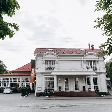 Hotel Aristocrat Tjernivtsi Eksteriør billede