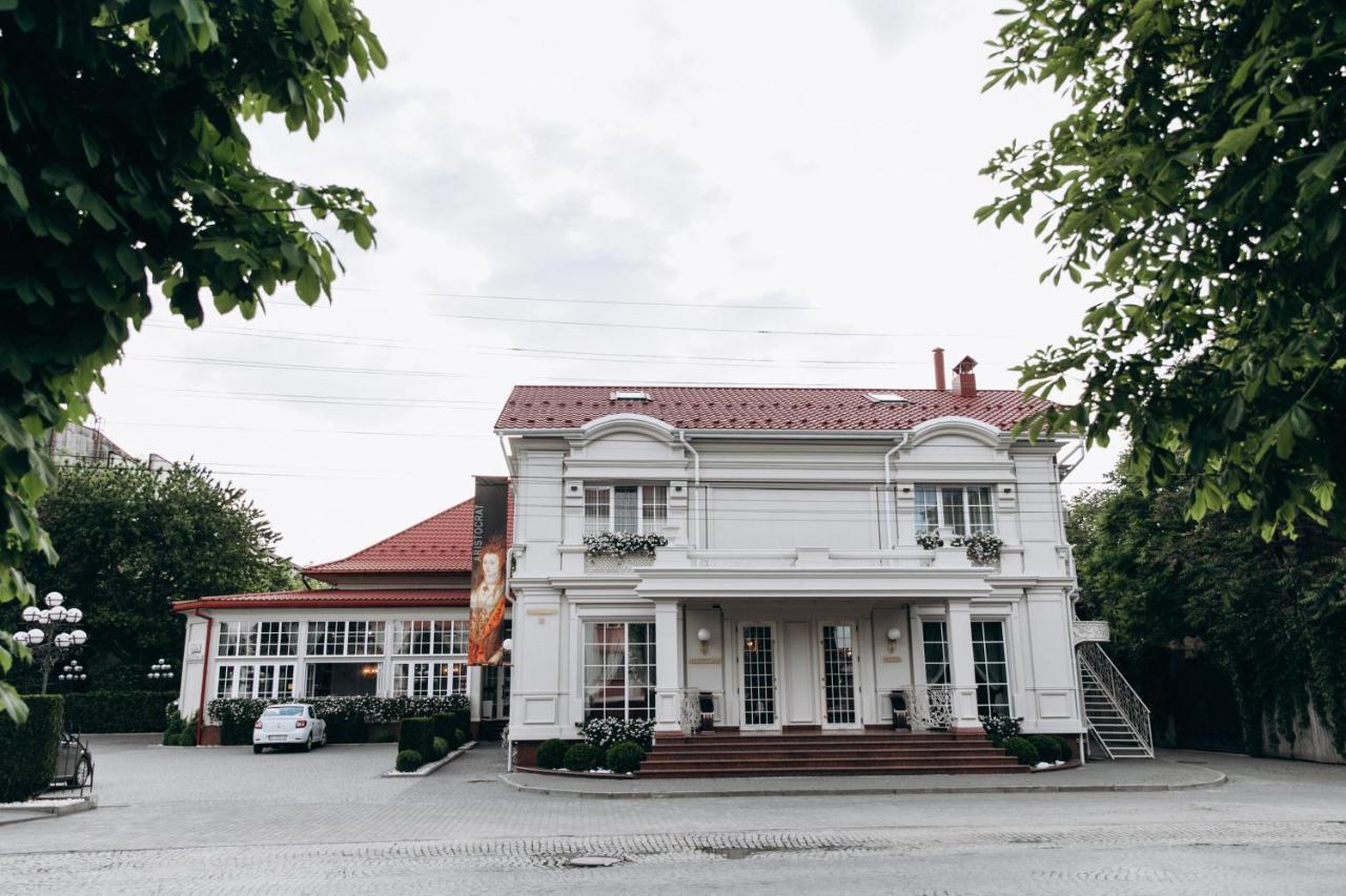 Hotel Aristocrat Tjernivtsi Eksteriør billede