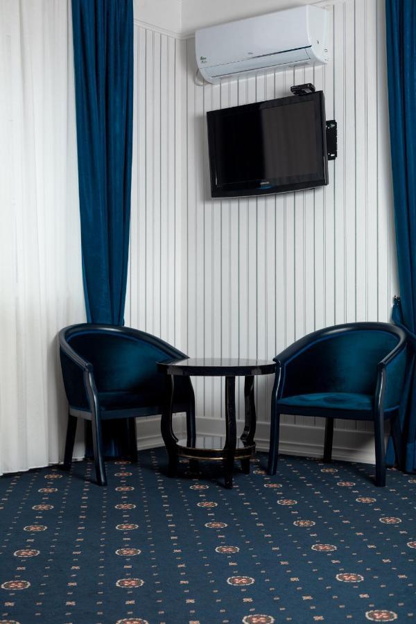 Hotel Aristocrat Tjernivtsi Eksteriør billede