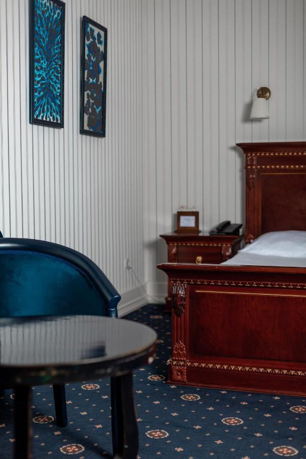 Hotel Aristocrat Tjernivtsi Eksteriør billede