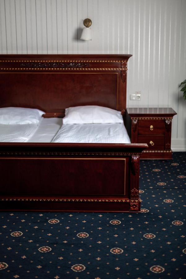 Hotel Aristocrat Tjernivtsi Eksteriør billede